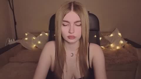 ViolettaOtis online show from January 19, 2:46 pm