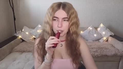 Snapshot of violettaotis chatting on September 13, 12:02 pm ViolettaOtis online show from September 13, 12:02 pm