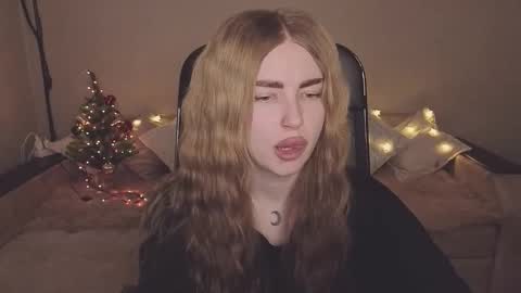 ViolettaOtis online show from December 18, 12:32 pm