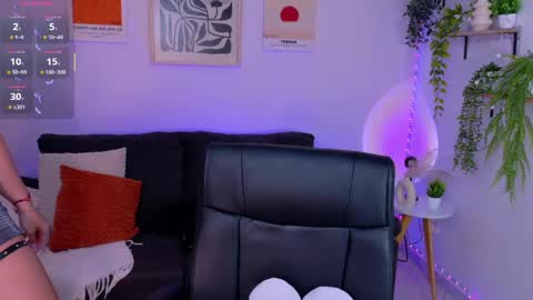 Violett Castel online show from June 5, 8:26 pm