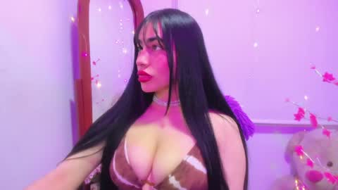 violette_laurent online show from May 14, 1:22 am