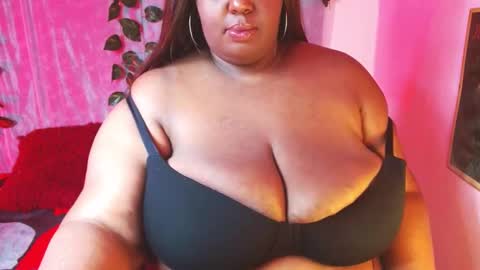 Snapshot of violette_plus chatting on February 22, 6:15 pm Call me valeria online show from February 22, 6:15 pm