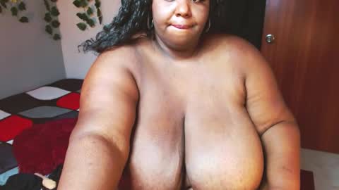 Snapshot of violette_plus chatting on December 13, 6:27 pm Call me valeria online show from December 13, 6:27 pm