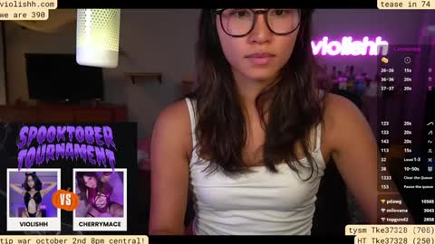 Snapshot of violishh chatting on October 1, 1:10 am follow me on twitter violishh and ig violishh  online show from October 1, 1:10 am