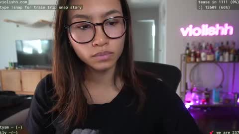 Snapshot of violishh chatting on February 28, 9:23 pm follow me on twitter violishh and ig violishh  online show from February 28, 9:23 pm