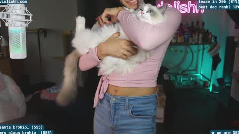 Snapshot of violishh chatting on December 19, 6:34 pm follow me on twitter violishh and ig violishh  online show from December 19, 6:34 pm