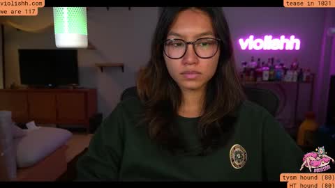 Snapshot of violishh chatting on October 12, 2:36 am follow me on twitter violishh and ig violishh  online show from October 12, 2:36 am