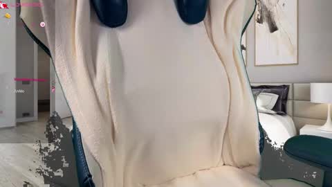 Snapshot of visecret chatting on October 12, 8:06 am Victoria Romans online show from October 12, 8:06 am