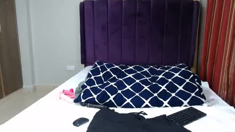 vivi_reeves online show from March 10, 2:26 am