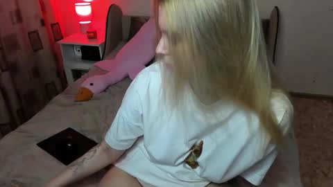 vivian_alison online show from October 15, 6:43 pm