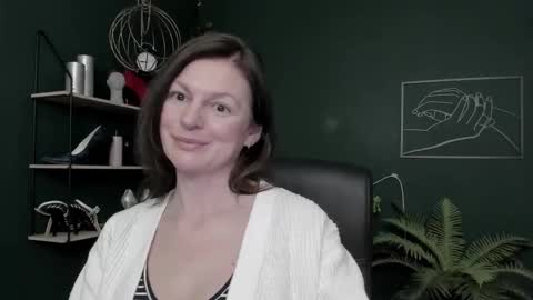 Vivian online show from February 7, 8:40 am