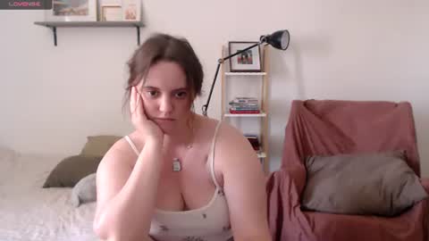 Lela online show from July 18, 9:45 am
