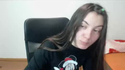 Vivian Gray online show from December 14, 5:25 pm