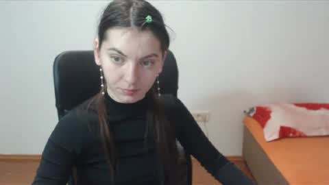 Vivian Gray online show from December 8, 5:11 pm