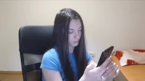 Vivian Gray online show from December 17, 4:00 pm