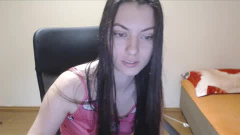 Vivian Gray online show from December 7, 7:32 pm