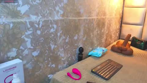 Snapshot of vivianrose3x chatting on December 29, 3:00 am VivianRose online show from December 29, 3:00 am