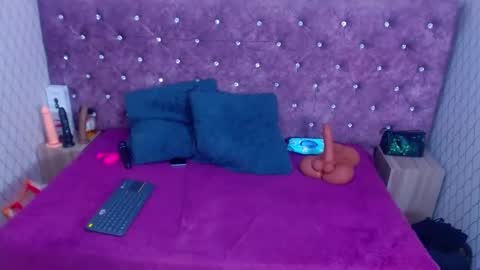 VivianRose online show from November 15, 3:51 am