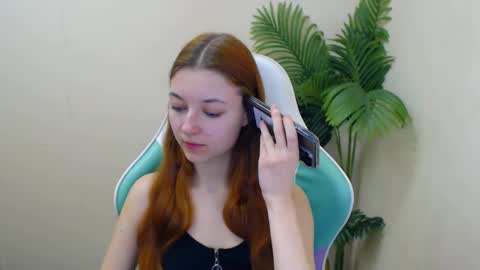 Snapshot of vivien_leight chatting on February 10, 12:29 pm Vivien online show from February 10, 12:29 pm