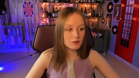 Snapshot of vivienleeigh chatting on December 5, 1:17 pm Vivien online show from December 5, 1:17 pm