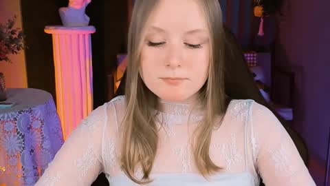 Snapshot of vivienleeigh chatting on February 5, 1:33 pm Vivien online show from February 5, 1:33 pm
