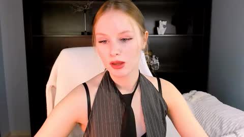 Vivien online show from January 18, 2:02 pm