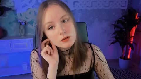 Snapshot of vivienleeigh chatting on February 11, 1:09 pm Vivien online show from February 11, 1:09 pm