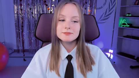 Snapshot of vivienleeigh chatting on March 8, 7:07 pm Vivien online show from March 8, 7:07 pm