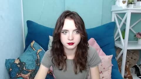 Snapshot of viviennero chatting on September 20, 5:28 am Mary online show from September 20, 5:28 am