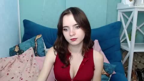 Snapshot of viviennero chatting on September 26, 5:05 am Mary online show from September 26, 5:05 am