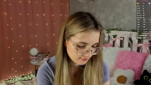 vivyboo111 online show from February 6, 9:29 pm