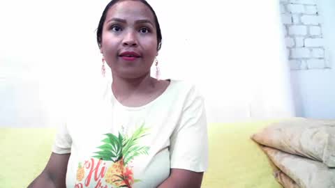Snapshot of voagelle chatting on January 1, 5:11 pm voagelle online show from January 1, 5:11 pm