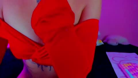Gabriela online show from June 11, 2:47 pm