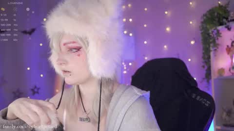 vronnier online show from February 14, 3:25 pm