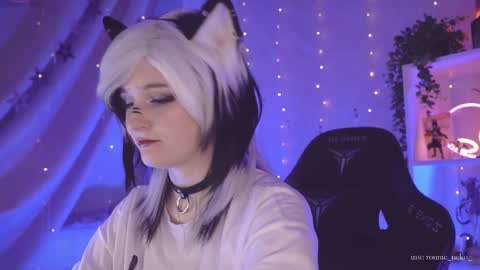 vronnier online show from March 8, 4:05 pm