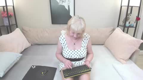 Snapshot of wanessaraso chatting on October 18, 6:31 pm wanessaraso online show from October 18, 6:31 pm