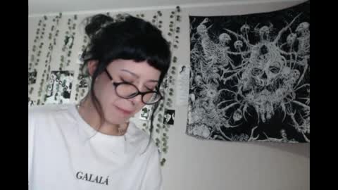Mina online show from May 1, 10:24 pm