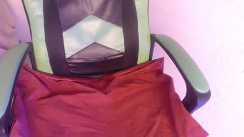 Trixie 3 online show from October 21, 1:48 pm