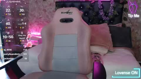 wen_gp online show from May 15, 8:44 pm