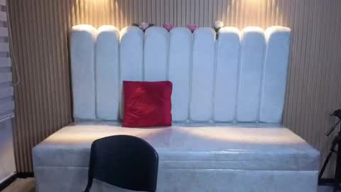 wendy_1_ online show from June 8, 9:58 pm