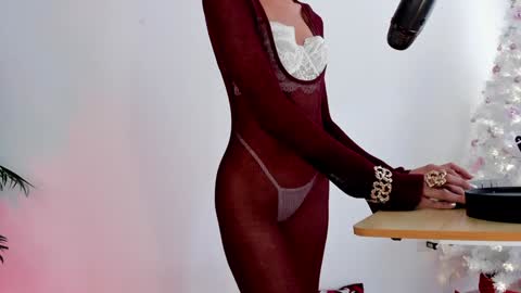 wendymoah online show from December 22, 9:31 pm