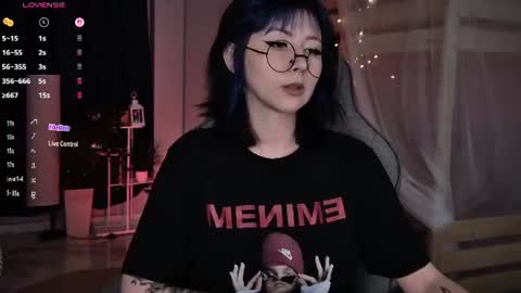 little girl who is always rightLisa online show from July 23, 1:40 am