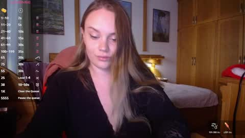 Lana online show from May 3, 4:21 pm