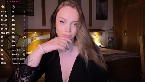 Lana online show from December 20, 4:00 pm