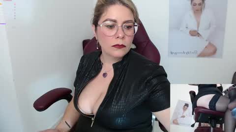 Snapshot of wet_liss chatting on January 19, 12:38 am Diva online show from January 19, 12:38 am