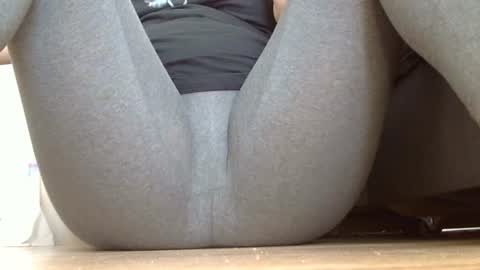 Snapshot of wet_pants2022 chatting on October 8, 6:51 am wet_pants2022 online show from October 8, 6:51 am