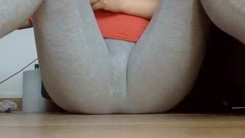 Snapshot of wet_pants2022 chatting on September 22, 10:03 am wet_pants2022 online show from September 22, 10:03 am