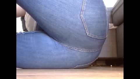 Snapshot of wet_pants2022 chatting on March 4, 3:48 pm wet_pants2022 online show from March 4, 3:48 pm