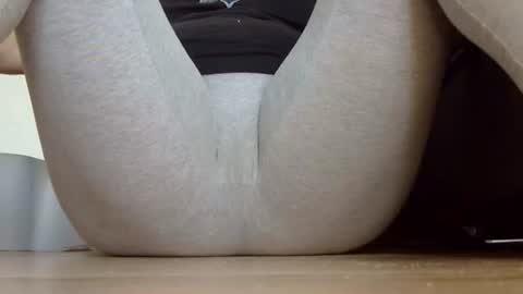 Snapshot of wet_pants2022 chatting on October 1, 2:00 pm wet_pants2022 online show from October 1, 2:00 pm