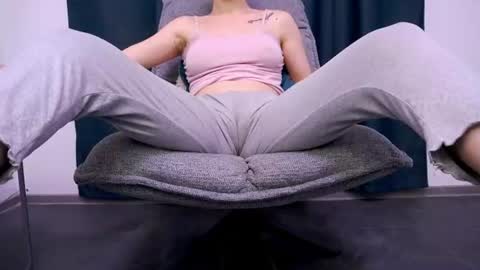 Beatrice Moan from LovenseWet from Tip MenuOpen for Private online show from July 5, 9:09 pm